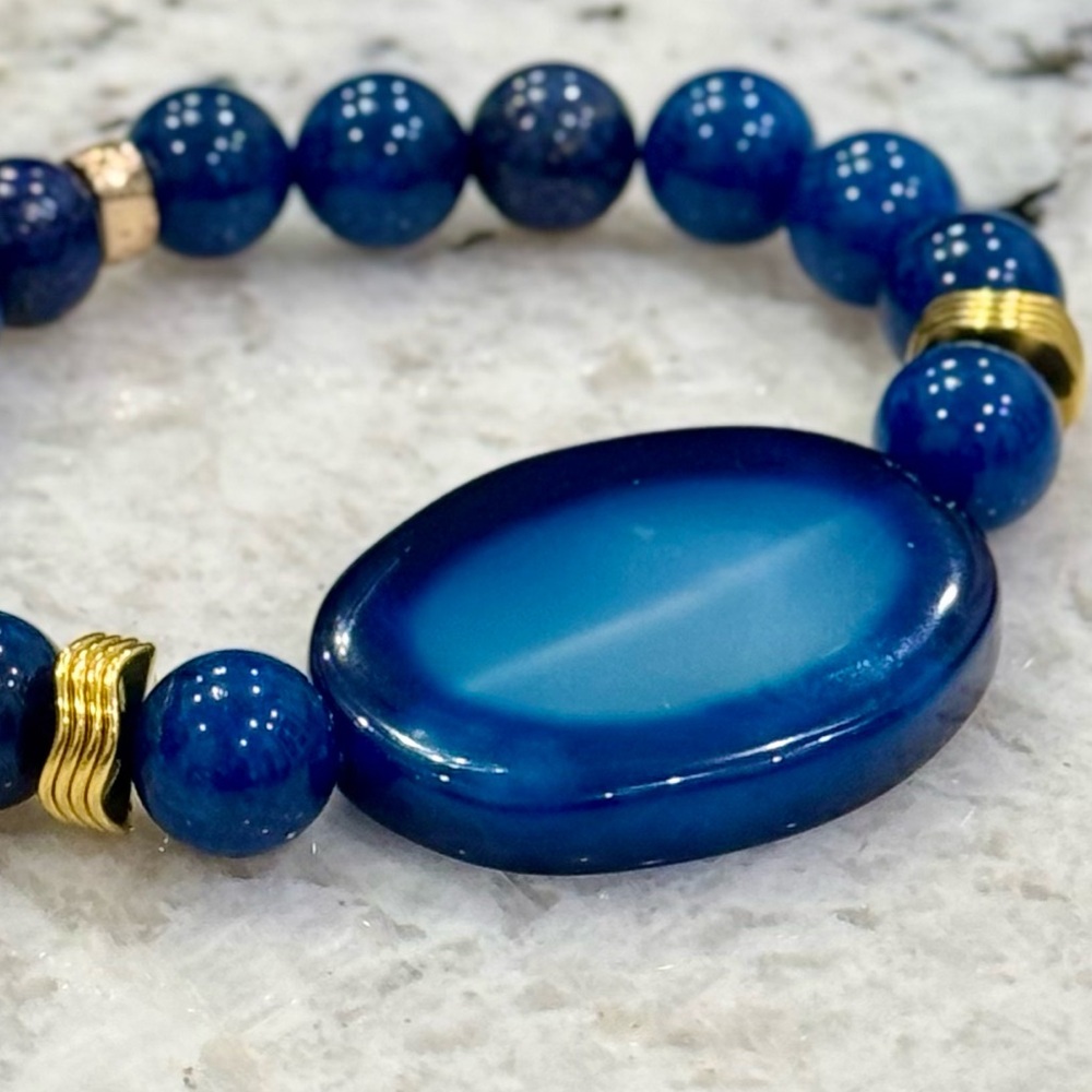 Hand Crafted Natural Blue Dragons Eye Agate and Gold Bracelet - Picture 3 of 3